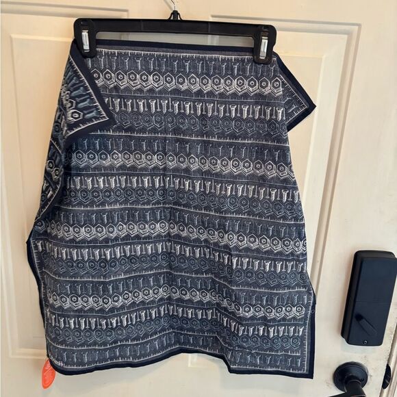 Navy Blue Patterned Bandana with a screw and bolts print - Picture 5 of 6